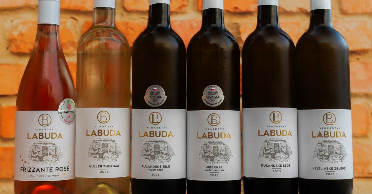 V e-shopu Vinařství Labuda najdete především bílá a růžová vína. V e-shopu Vinařství Labuda najdete především bílá a růžová vína.
