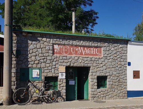 Nenápadný vinný sklep ve Vracově sdílí ještě s dalšími vinaři vinný sklep