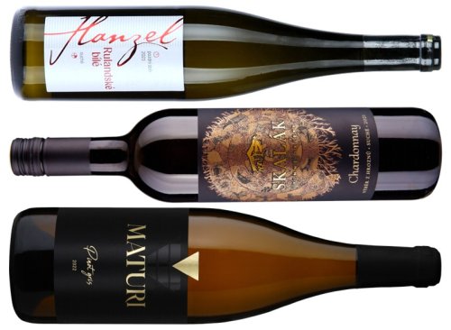 Rulandské bílé Vinařství Hanzel, Chardonnay Vinných sklepů Skalák a Pinot gris Vinařství POD Nechory lahve vína