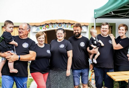 Rodinné vinařství Ilčíkovi (foto: facebook @RodinnéVinařstvíIlčíkovi)  členové Rodinného vinařství Ilčíkovi
