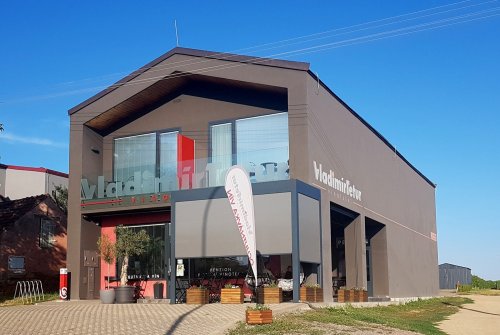 Budova vinotéky a penzionu ve Velkých Bílovicích Budova vinotéky a penzionu ve Velkých Bílovicích