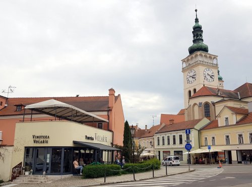 Vinotéka Volařík se nachází v těsné blízkosti hlavního mikulovského náměstí Vinotéka Volařík se nachází v těsné blízkosti hlavního mikulovského náměstí