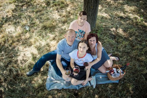 Vinař Jaroslav Spěvák s rodinou Vinař Jaroslav Spěvák s rodinou