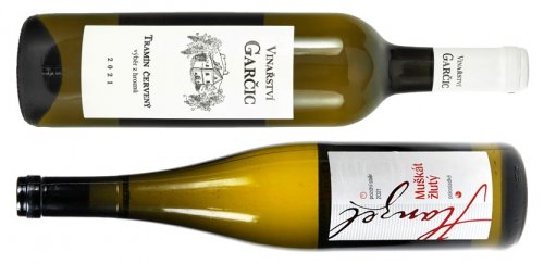 Tramín červený Vinařství Garčic, Muškát žlutý Vinařství Hanzel lahve vína
