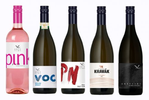 Vína Vinařství Arte Vini můžete ochutnat v několika řadách Lahve vín Vinařství Arte Vini z různých řad