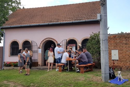 V roce před tornádem si cestu do sklepa Vinařství Doležal našla cestu spousta vínomilců V roce před tornádem si cestu do sklepa Vinařství Doležal našla cestu spousta vínomilců
