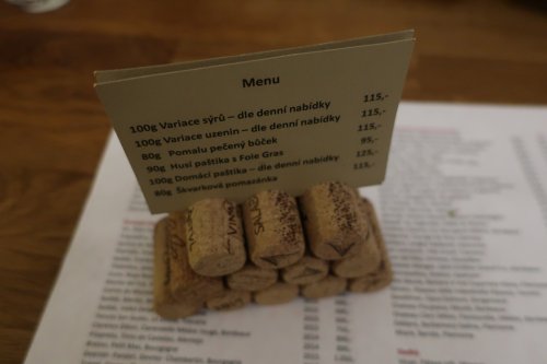 Vinný bar Wine&Degu - nabídka pochutin k vínu Vinný bar Wine&Degu - nabídka pochutin k vínu