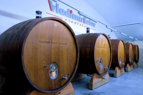 Vinařství Vladimír Tetur Vinařství Vladimír Tetur - francouzské dřevěné sudy