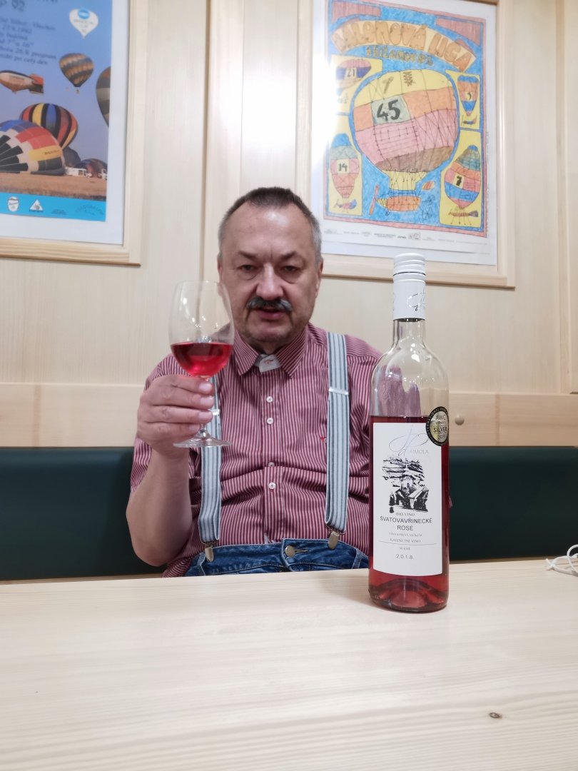 Obrazok vínomilce Istar