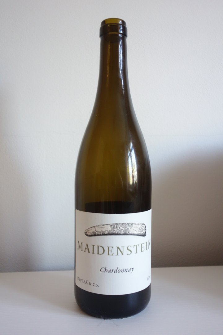 Fľaša vína Chardonnay (9 let na sudu) 2015, moravské zemské víno (suché)