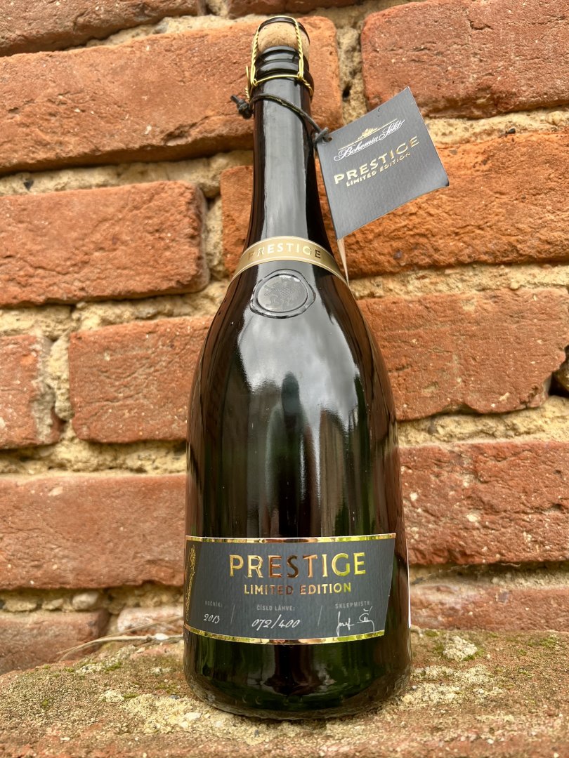 Fľaša vína Prestige Limited Edition 2013, akostné šumivé víno (brut)