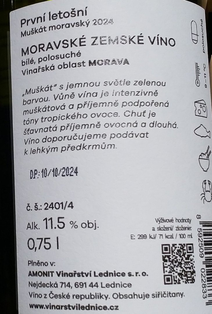 Fľaša vína Muškát moravský První letošní 2024, moravské zemské víno (polosuché)