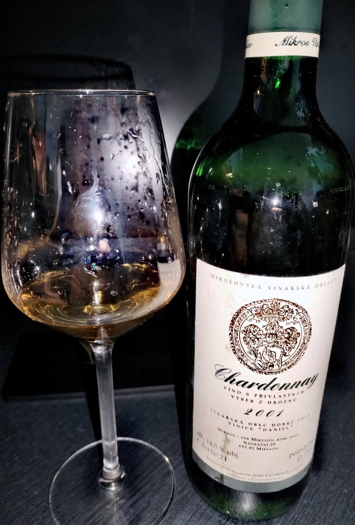 Fľaša vína Chardonnay (Daniel) 2001, výber z hrozna (polosladké)