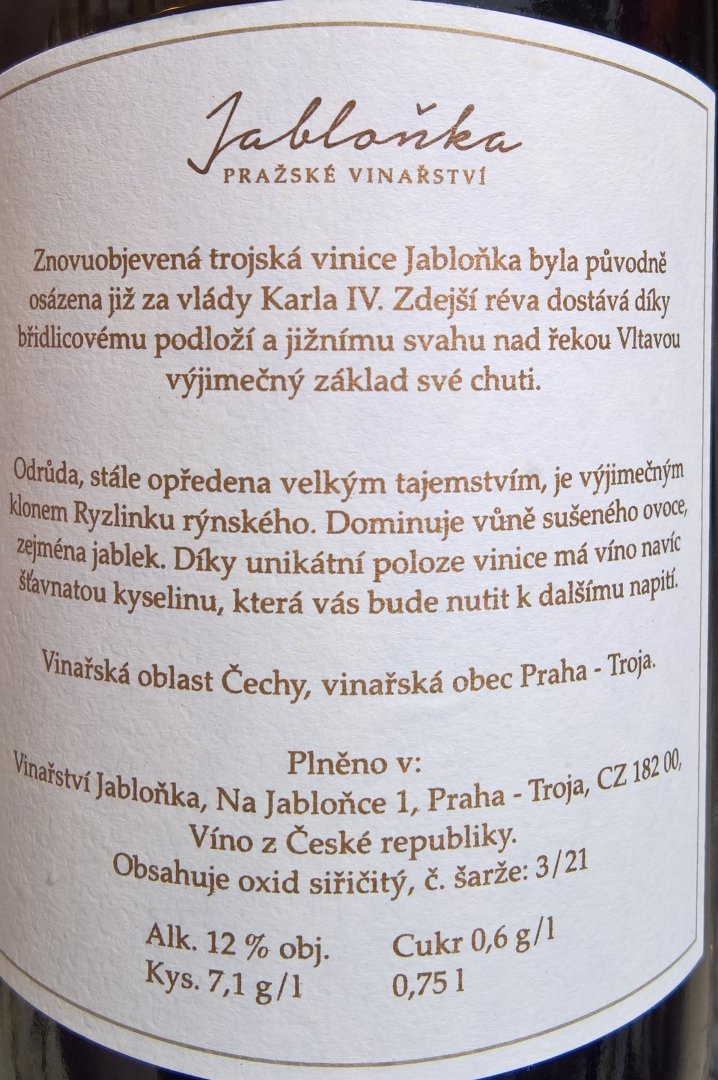 Fľaša vína Ryzlink rýnský červený 2021, zemské víno (suché)
