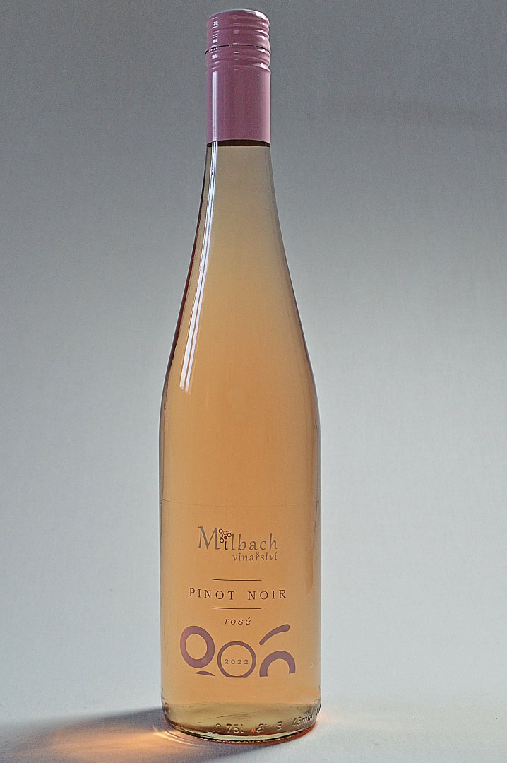 Fľaša vína Pinot noir rosé 2023, zemské víno (polosuché)