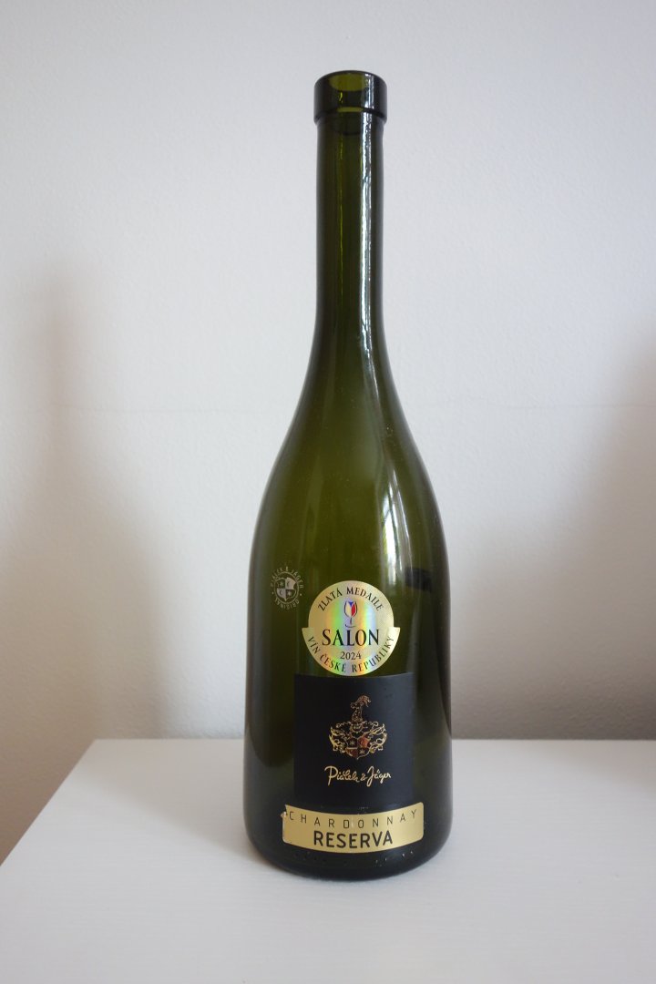 Fľaša vína Chardonnay Reserva 2022, pozdný sber