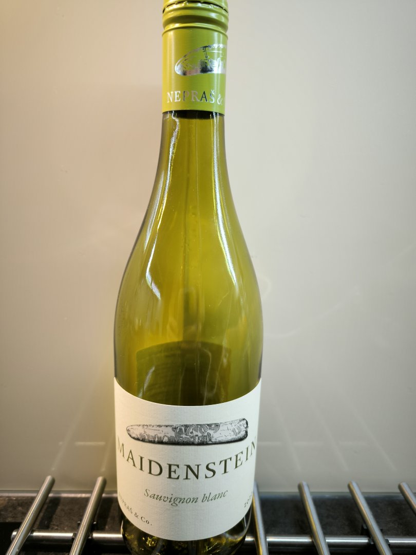 Fľaša vína Sauvignon Blanc 2020, zemské víno (suché)