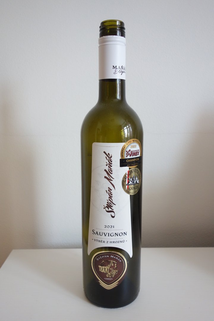 Fľaša vína Sauvignon 2021, výber z hrozna (polosuché)