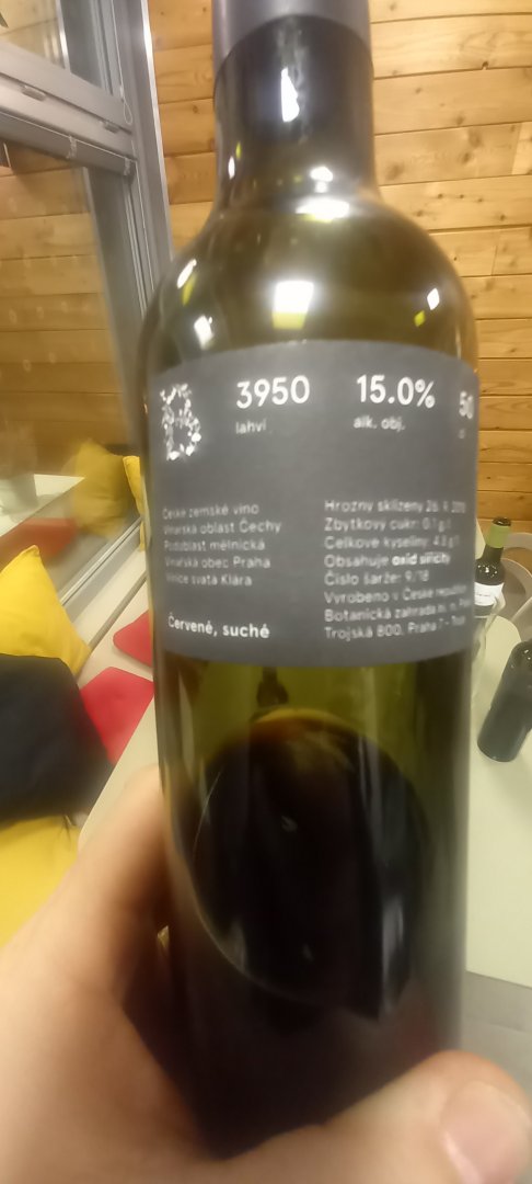 Fľaša vína Rulandské modré 2018, zemské víno (suché)
