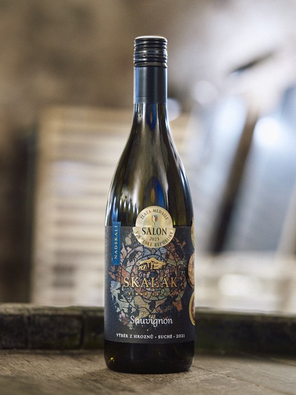 Fľaša vína Sauvignon Nadskalí 2021, výber z hrozna (suché)