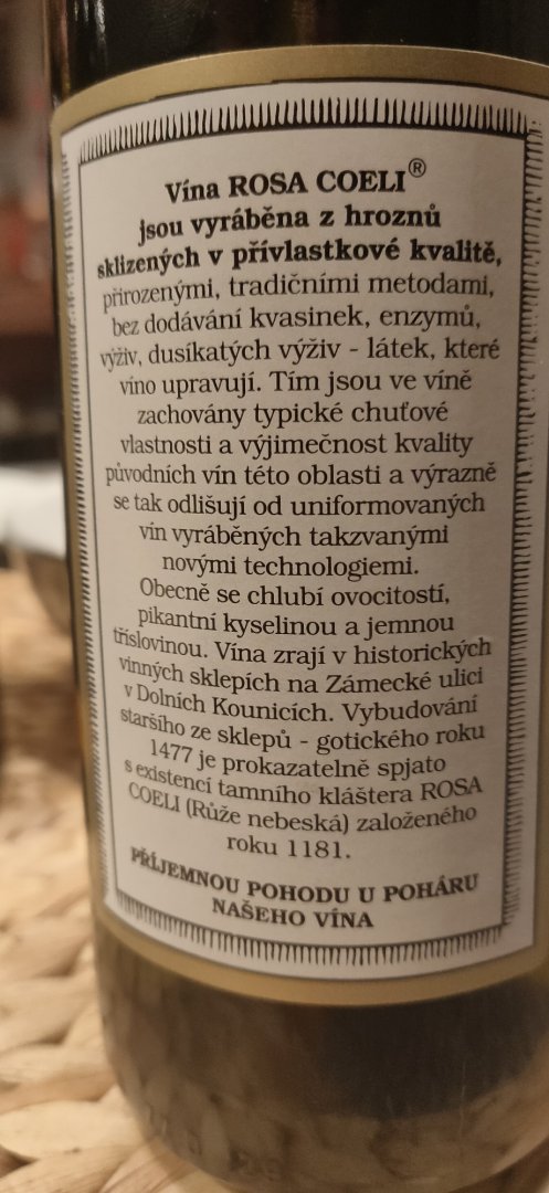 Fľaša vína Veltlínské zelené, zemské víno (suché)