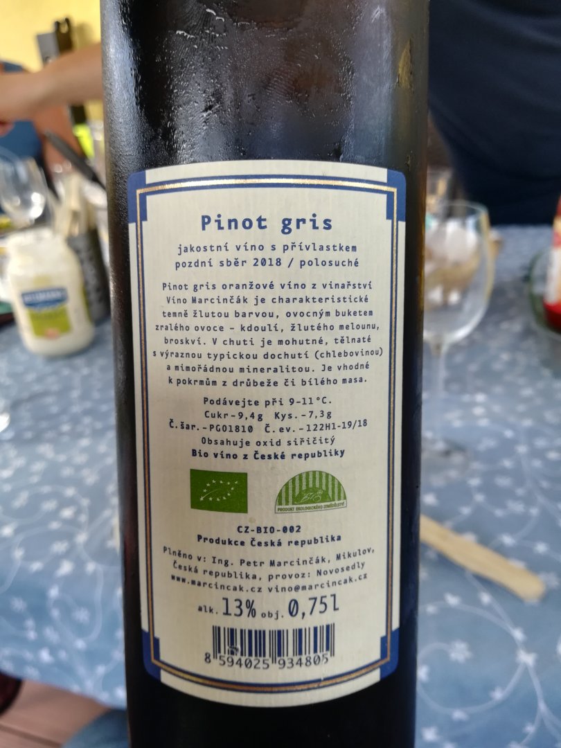 Fľaša vína Pinot gris 2018, pozdný sber (polosuché)