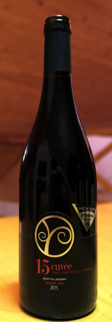 Fľaša vína 15 Cuvée červené 2015, pozdný sber (suché)