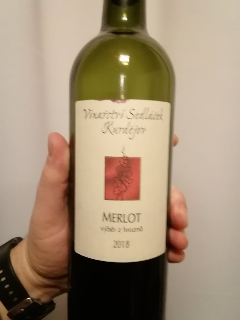 Fľaša vína Merlot 2018, pozdný sber (suché)