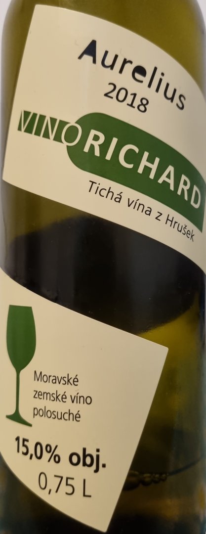 Fľaša vína Aurelius 2018, zemské víno (polosuché)