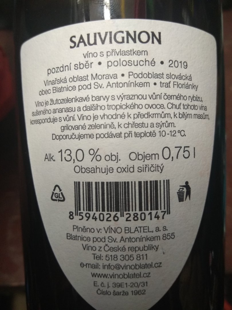 Fľaša vína Sauvignon 2019, pozdný sber (polosuché)