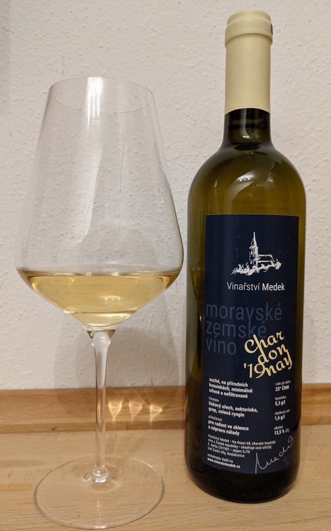 Fľaša vína Chardonnay, nefiltrované 2019, zemské víno (suché)