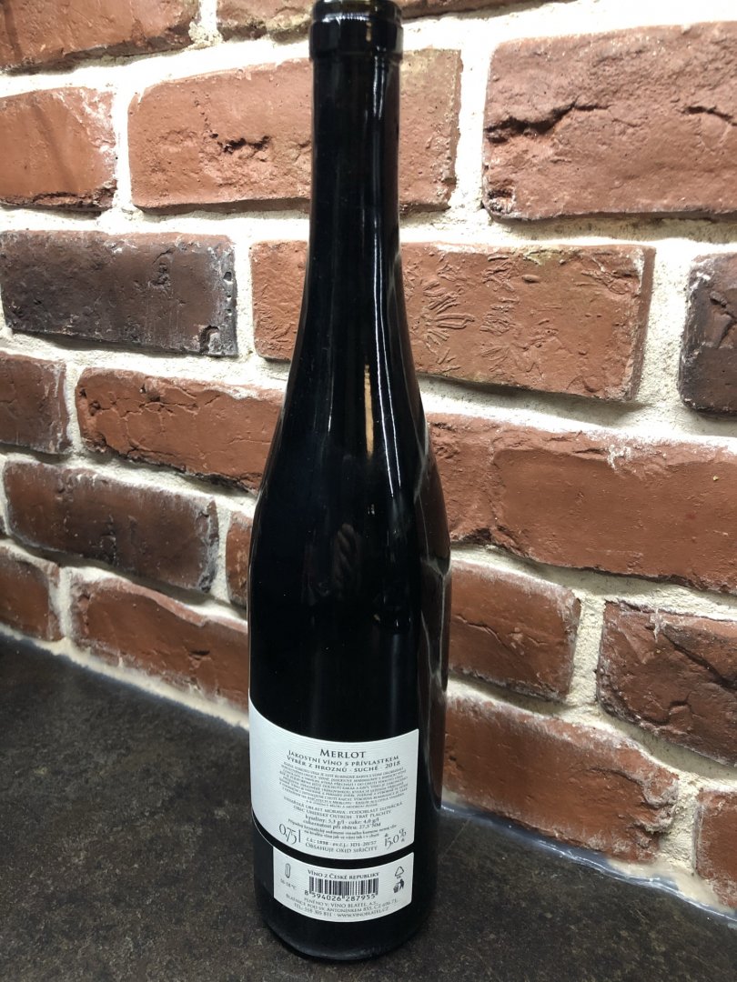 Fľaša vína Merlot 2018, výber z hrozna (suché)