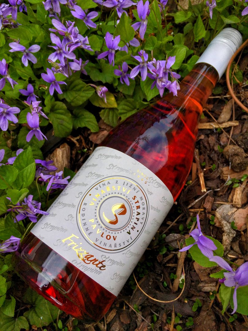 Fľaša vína Zweigeltrebe rosé FRIZZANTE 2019, zemské víno (polosladké)
