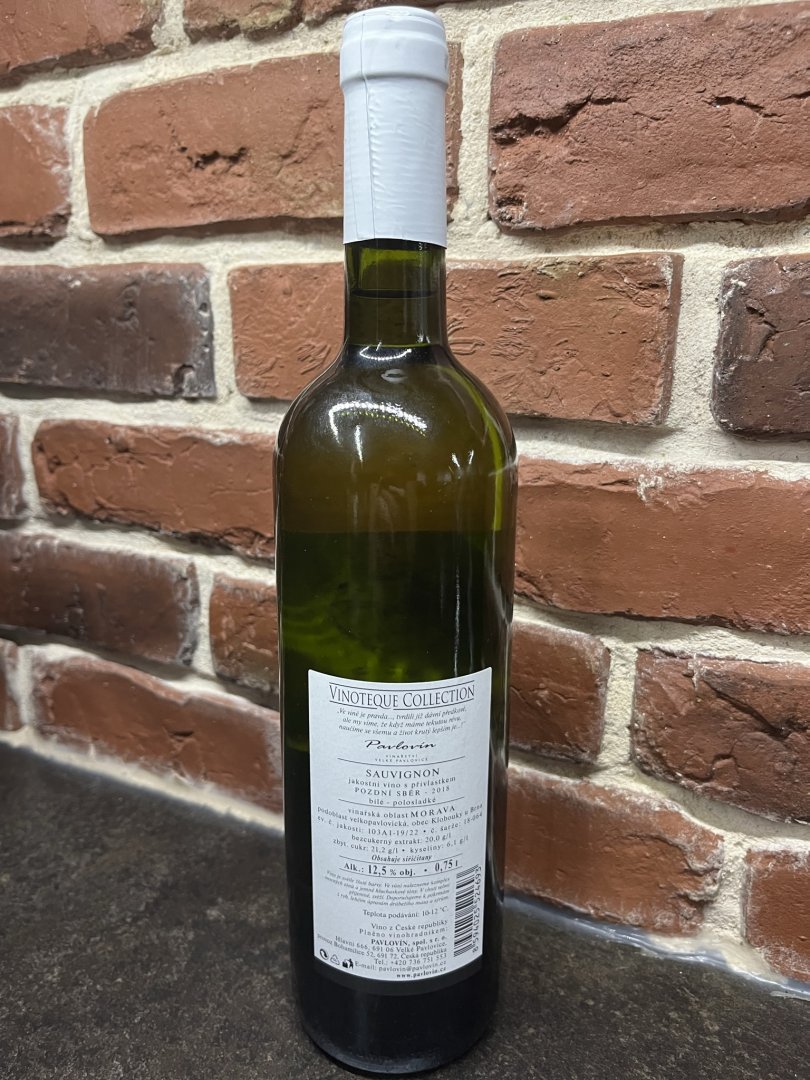 Fľaša vína Sauvignon 2018, pozdný sber (polosladké)
