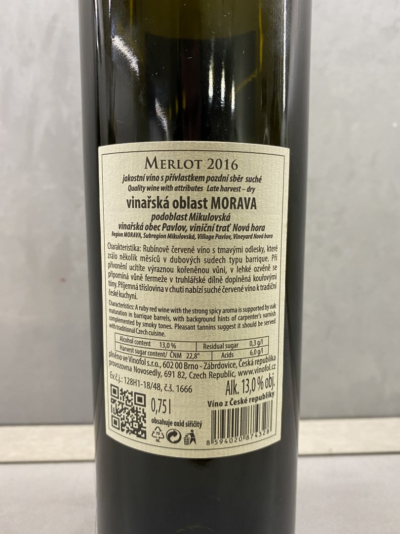 Fľaša vína Merlot 2016, pozdný sber (suché)
