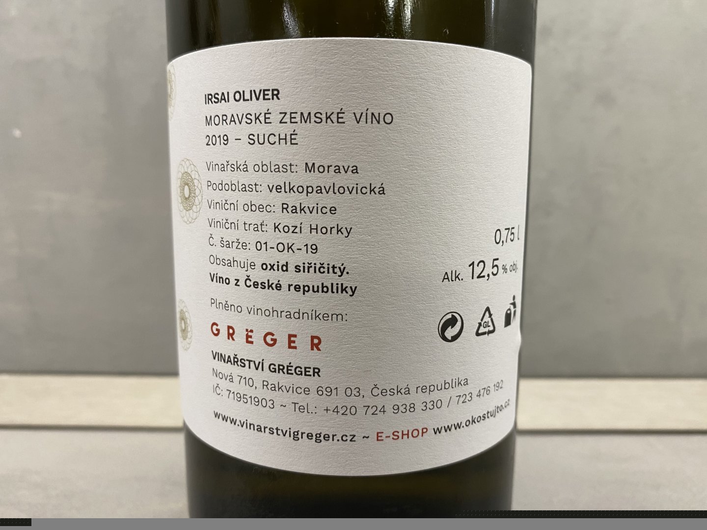 Fľaša vína Irsai Oliver 2019, zemské víno (suché)