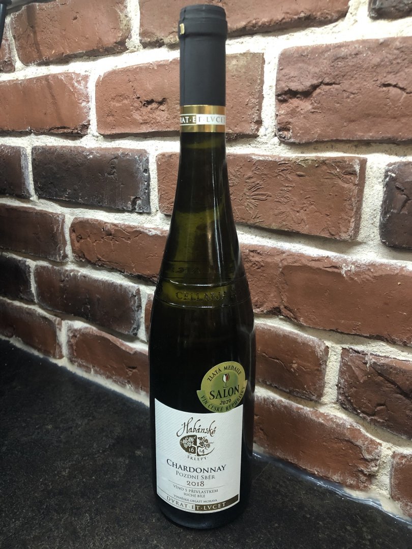 Fľaša vína Chardonnay 2018, pozdný sber (suché)