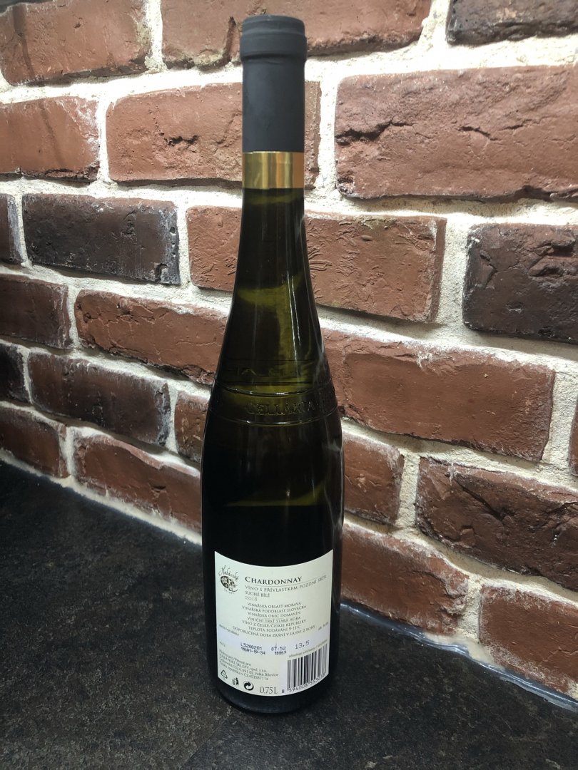 Fľaša vína Chardonnay 2018, pozdný sber (suché)