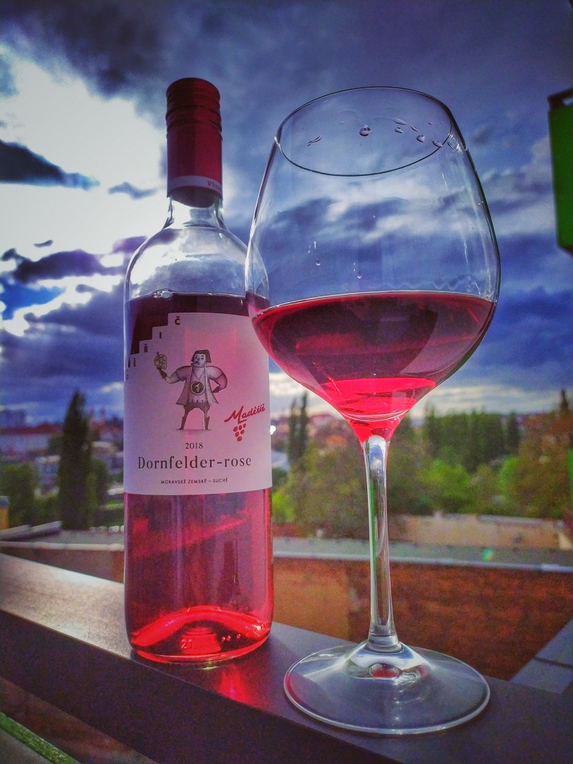 Fľaša vína Dornfelder rosé 2018, zemské víno (suché)