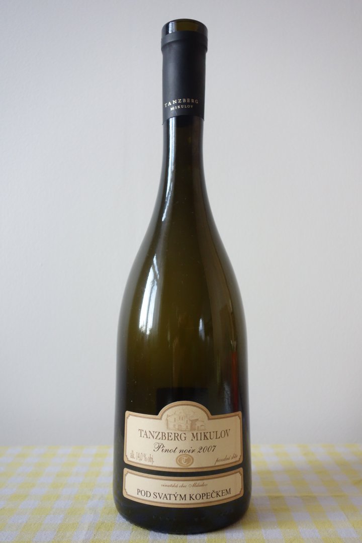 Fľaša vína Pinot Noir 2007, pozdný sber (suché)
