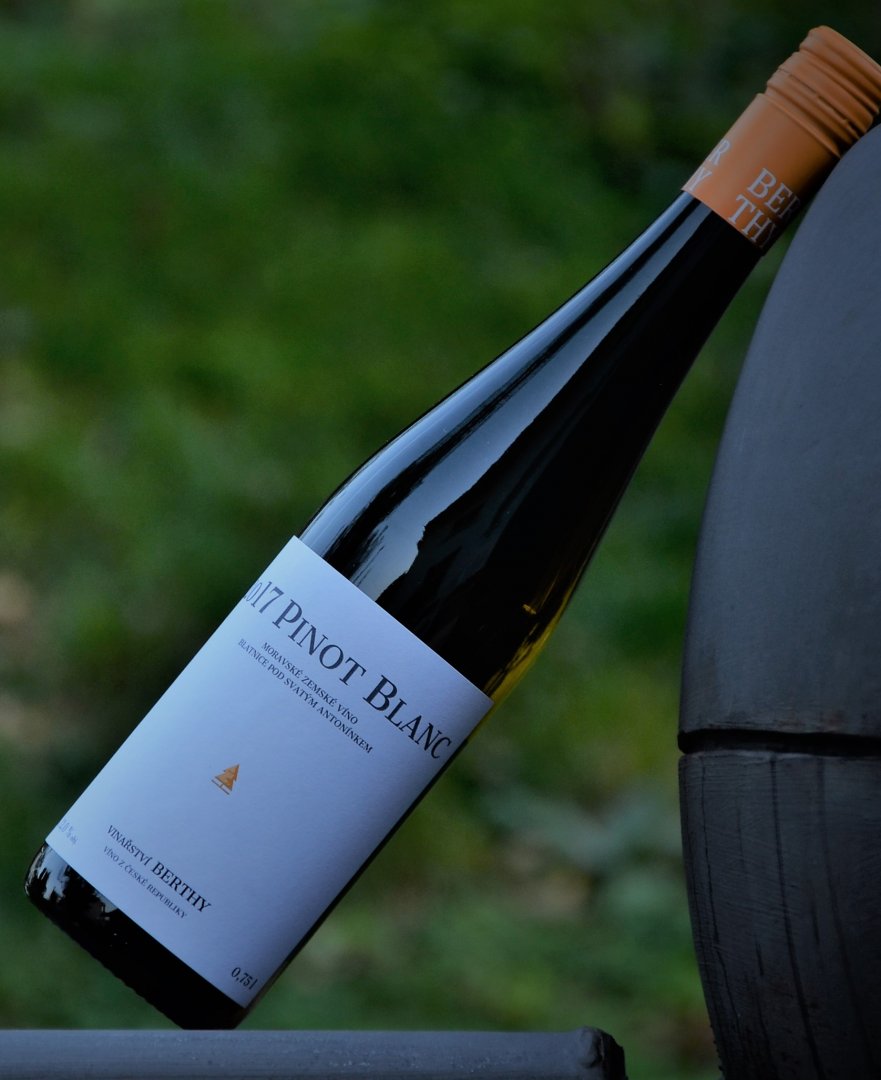 Fľaša vína Pinot Blanc 2017, zemské víno (suché)