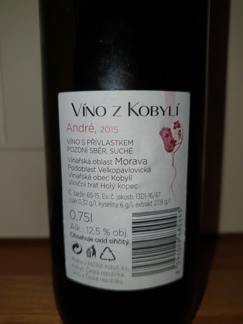 Fľaša vína André 2015, pozdný sber