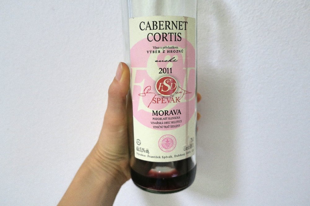 Fľaša vína Cabernet Cortis 2011, výber z hrozna
