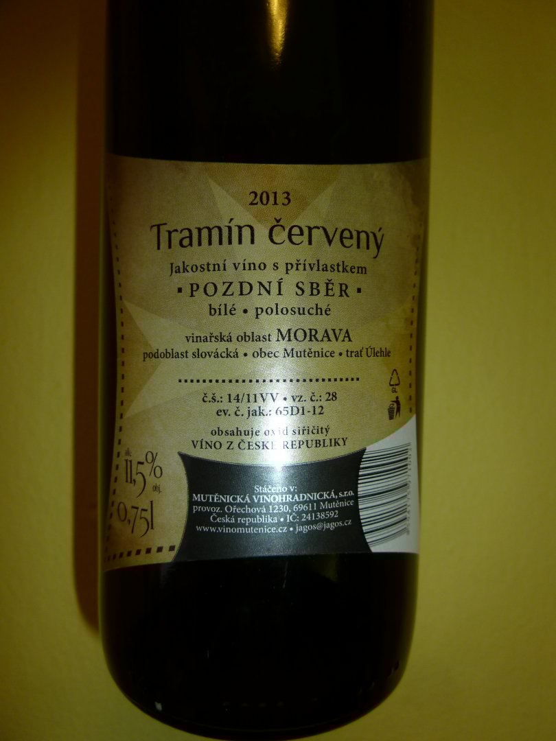 Fľaša vína Tramín červený 2013, pozdný sber (polosuché)