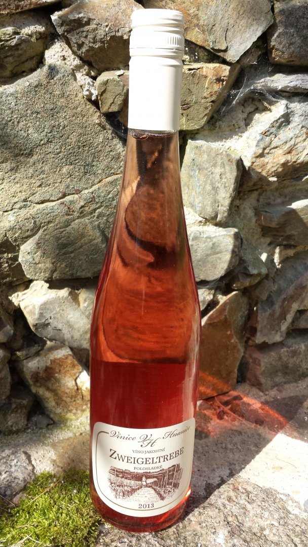 Fľaša vína Zweigeltrebe rosé 2013, akostné víno (polosladké)