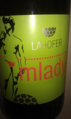 Mladý Lahofer (Muškát moravský + Müller Thurgau) 2012 Mladý Lahofer (Muškát moravský + Müller Thurgau) 2012