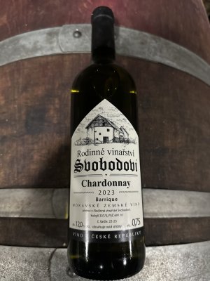 Fľaša vína Chardonnay 2023, moravské zemské víno (polosuché)