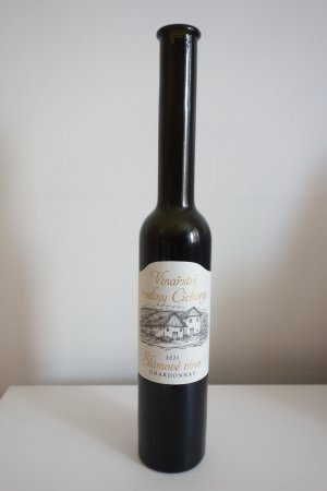 Fľaša vína Chardonnay 2021, slamové víno (sladké)