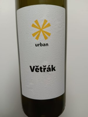 Fľaša vína Větřák 2022, moravské zemské víno (suché)