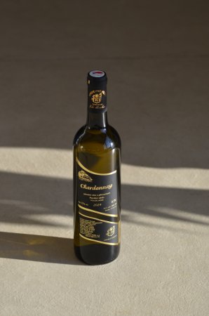 Fľaša vína Chardonnay 2024, pozdný sber (polosladké)